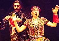 Don Giovanni a Zerlina,foto ©Martin J. Polk,2001